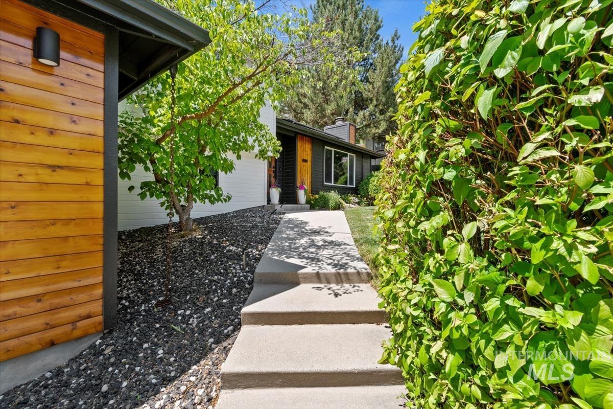 3110 E Stone Point Dr