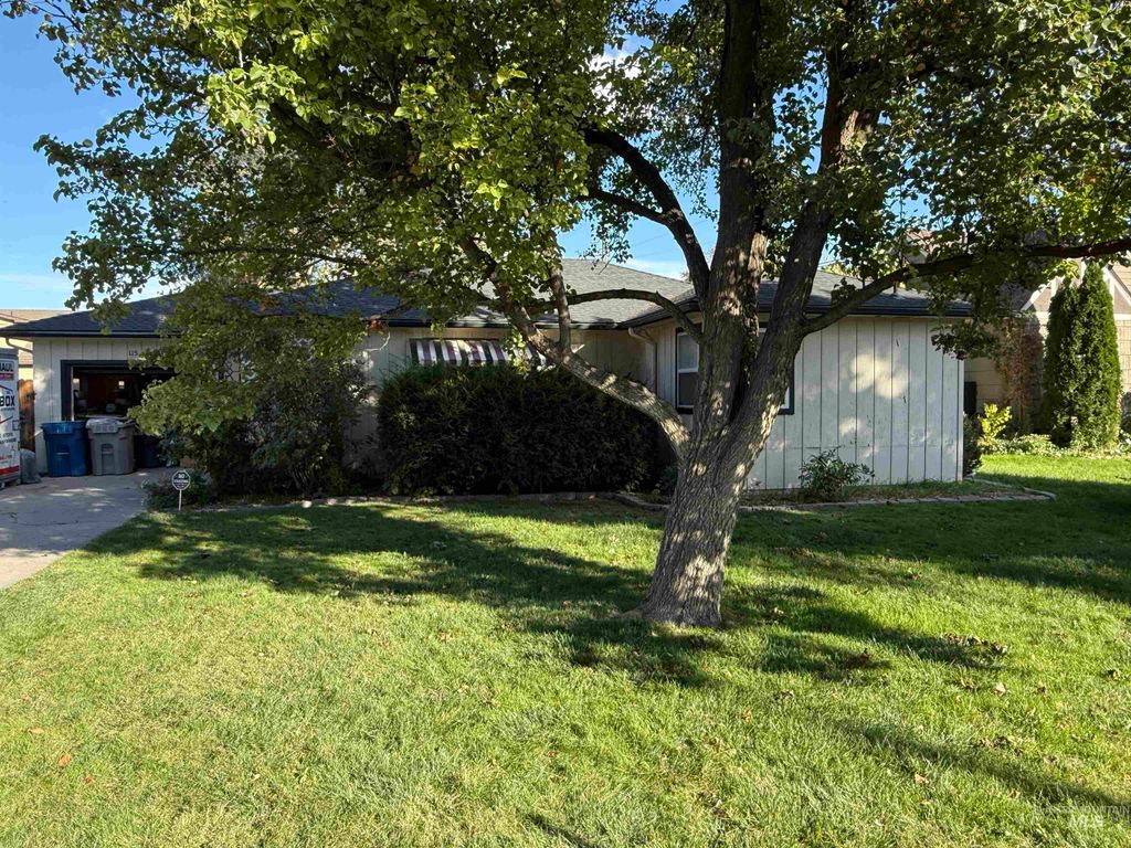 Photo of 115 Ord Blvd, Nampa, ID 83651 (MLS # 98964879)