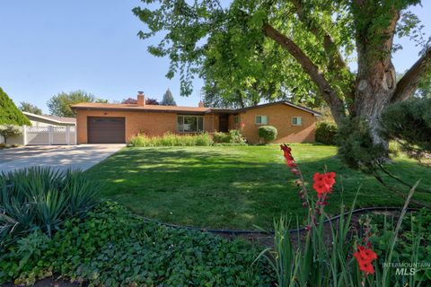 Photo of 2106 N Cribbens Street, Boise, ID 83713 (MLS # 98965764)