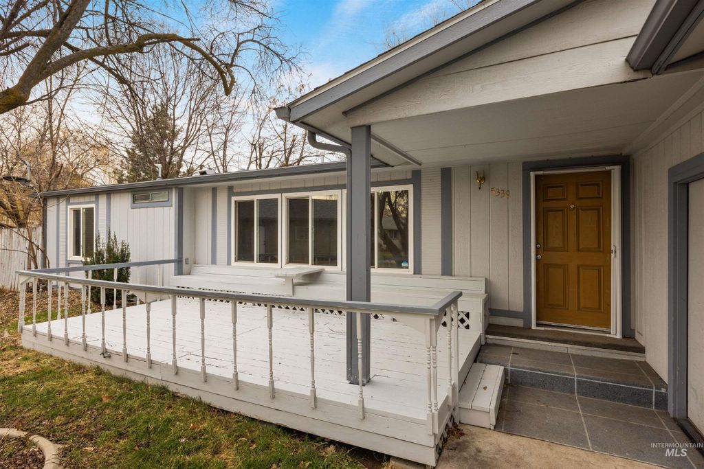 Photo of 5339 W Boone Ct, Boise, ID 83705 (MLS # 98974125)