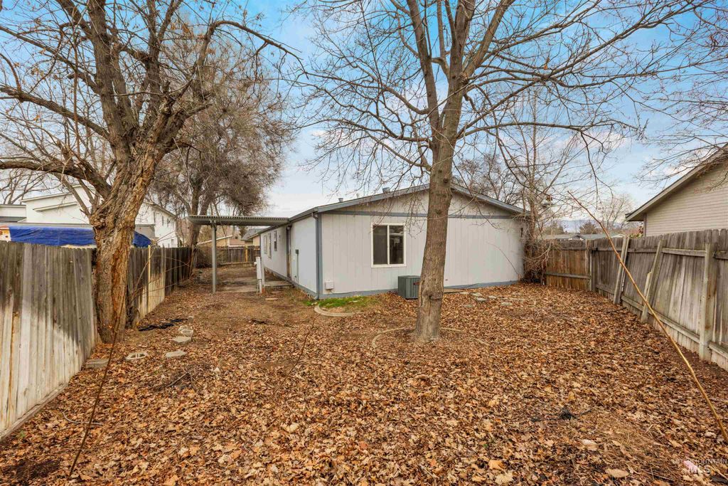 Photo of 5339 W Boone Ct, Boise, ID 83705 (MLS # 98974125)