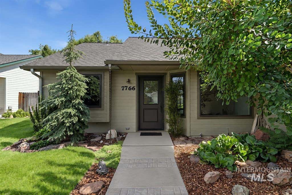 Photo of 7766 Arlington Dr, Nampa, ID 83687 (MLS # 98998845)