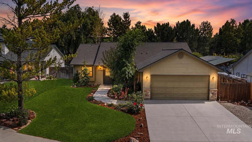 Photo of 7766 Arlington Dr, Nampa, ID 83687 (MLS # 98998845)