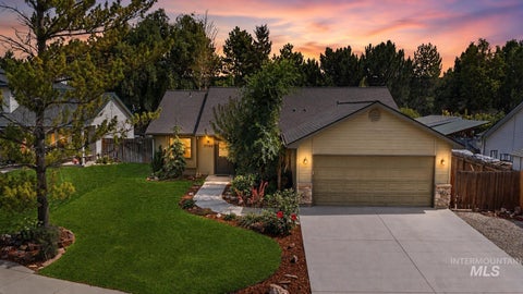 Photo of 7766 Arlington Dr, Nampa, ID 83687 (MLS # 98998845)