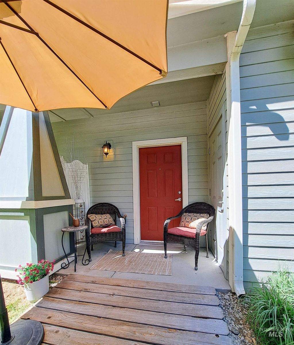 Photo of 11233 W Gabrielle Dr, Boise, ID 83713 (MLS # 98963530)