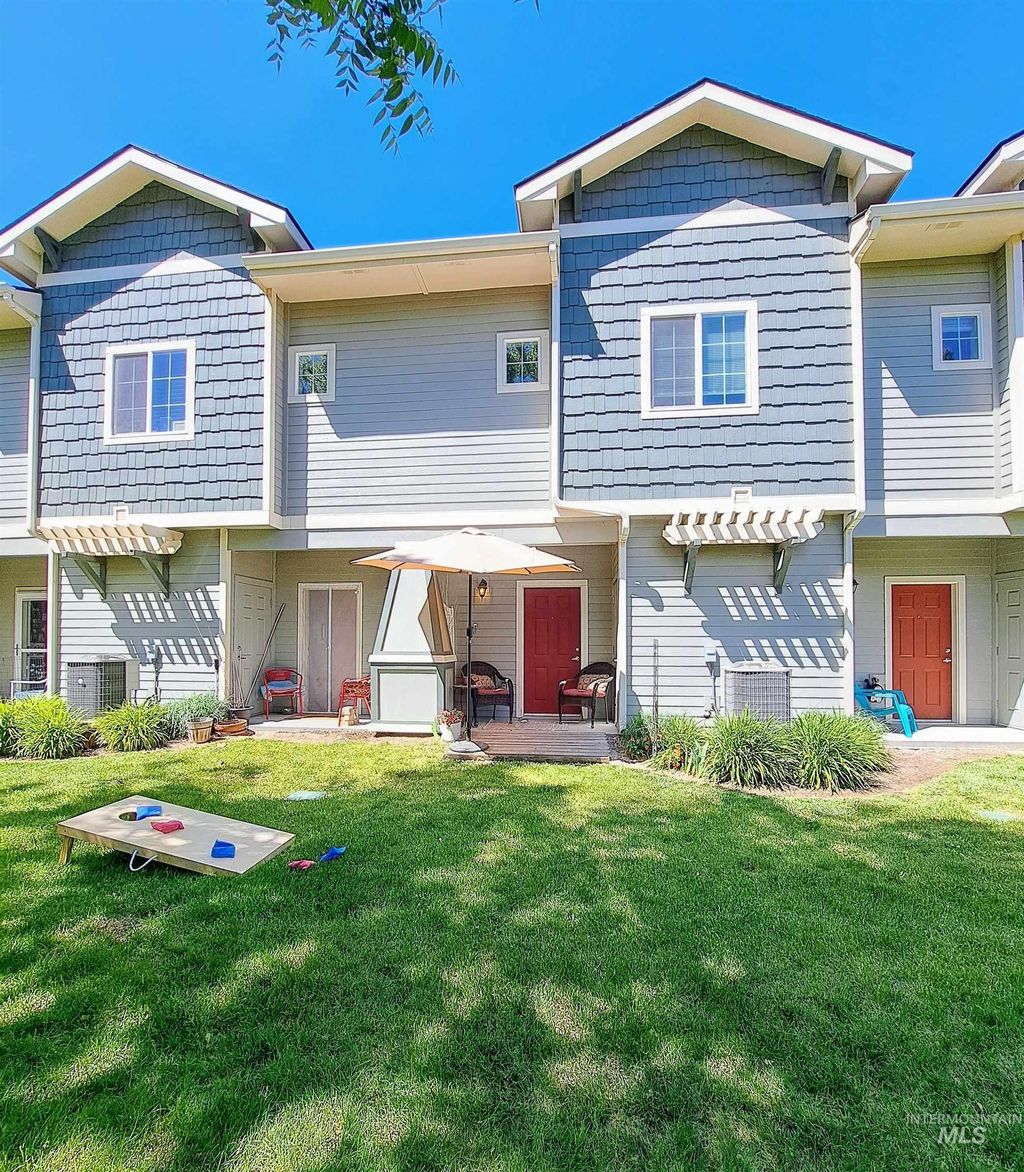Photo of 11233 W Gabrielle Dr, Boise, ID 83713 (MLS # 98963530)