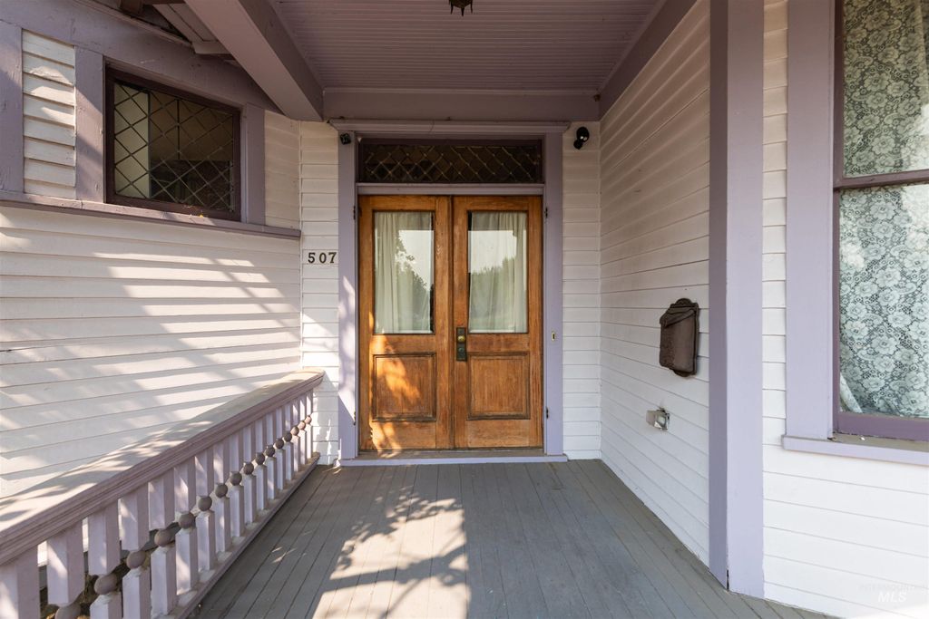 Photo of 507 7th Ave, Lewiston, ID 83501 (MLS # 98967214)