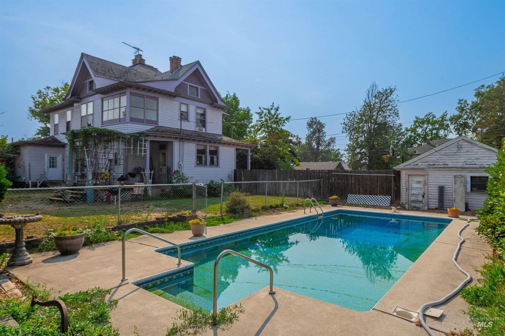 Photo of 507 7th Ave, Lewiston, ID 83501 (MLS # 98967214)