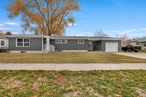 Photo of 1942 Burton Ave, Burley, ID 83318 (MLS # 98967435)