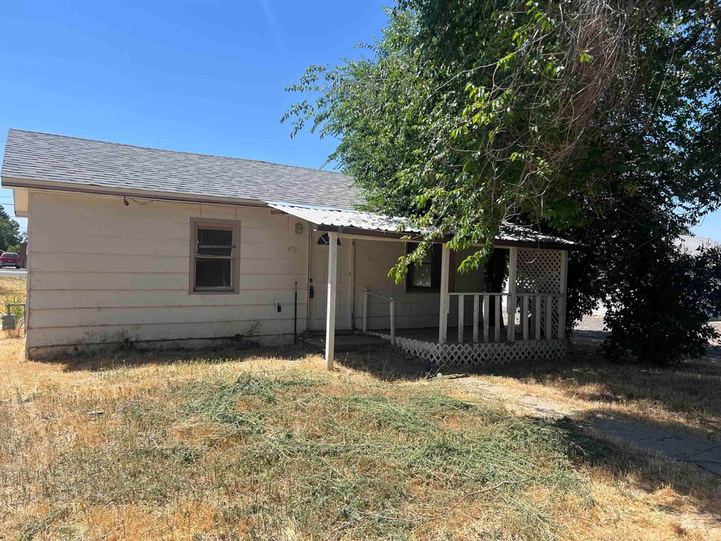 Photo of 417 E Ave G, Jerome, ID 83338 (MLS # 98954764)