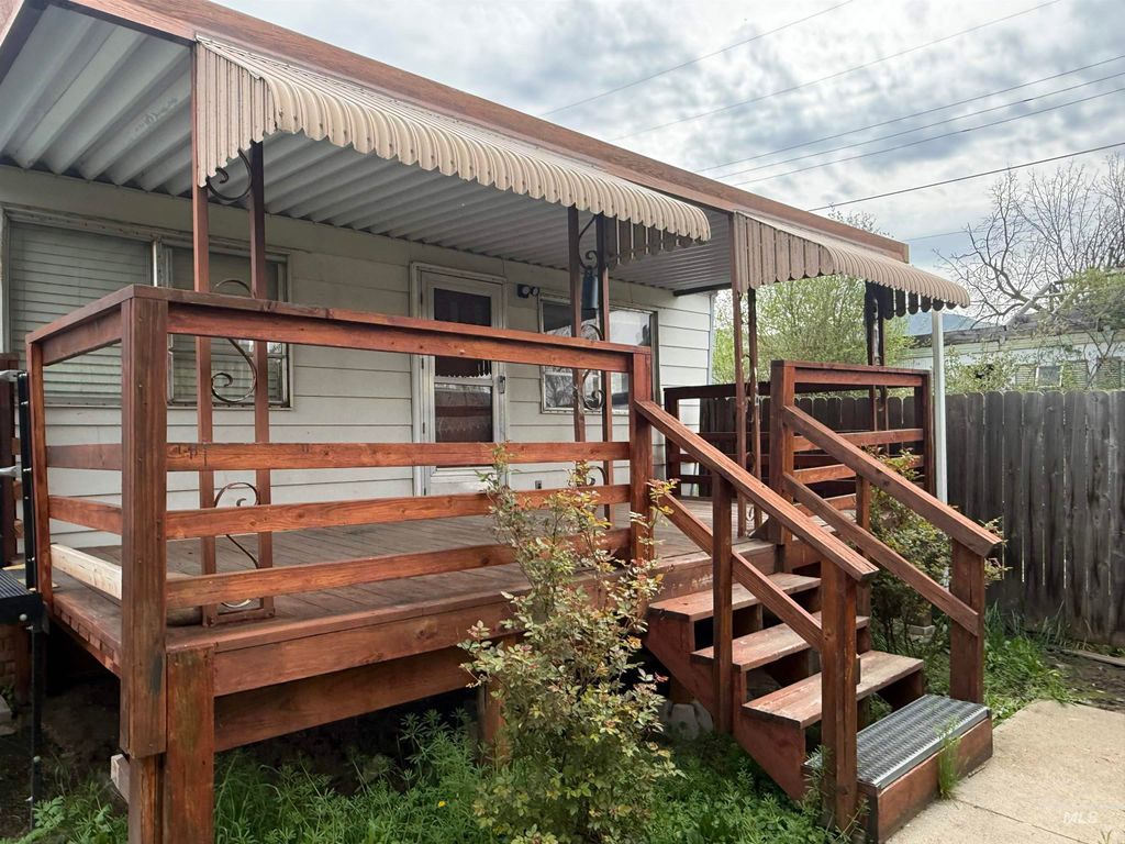 Photo of 119 W Boise St, Horseshoe Bend, ID 83629 (MLS # 98981827)