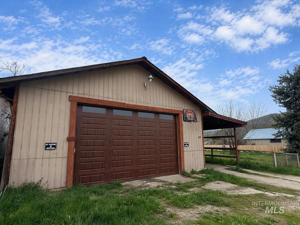 Photo of 119 W Boise St, Horseshoe Bend, ID 83629 (MLS # 98981827)
