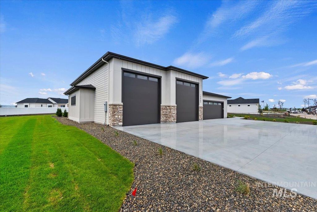 Photo of 16845 Long Meadow Dr, Caldwell, ID 83607 (MLS # 98983625)