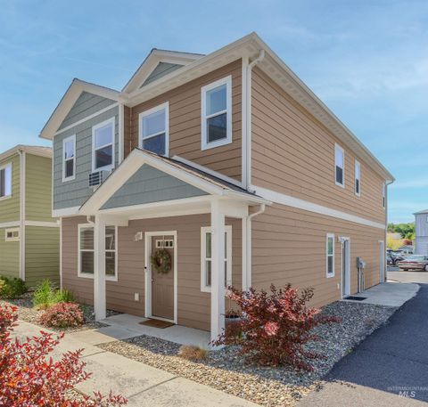 Photo of 1162 Tiempo Dr, Moscow, ID 83843 (MLS # 98973395)