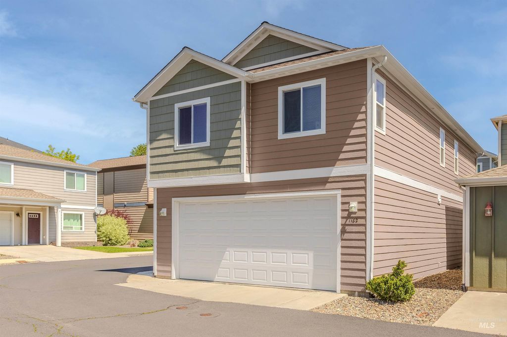 Photo of 1162 Tiempo Dr, Moscow, ID 83843 (MLS # 98973395)