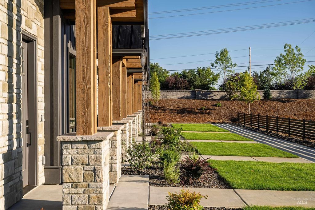 Photo of 2031 W Freya Ct, Eagle, ID 83616 (MLS # 98978222)