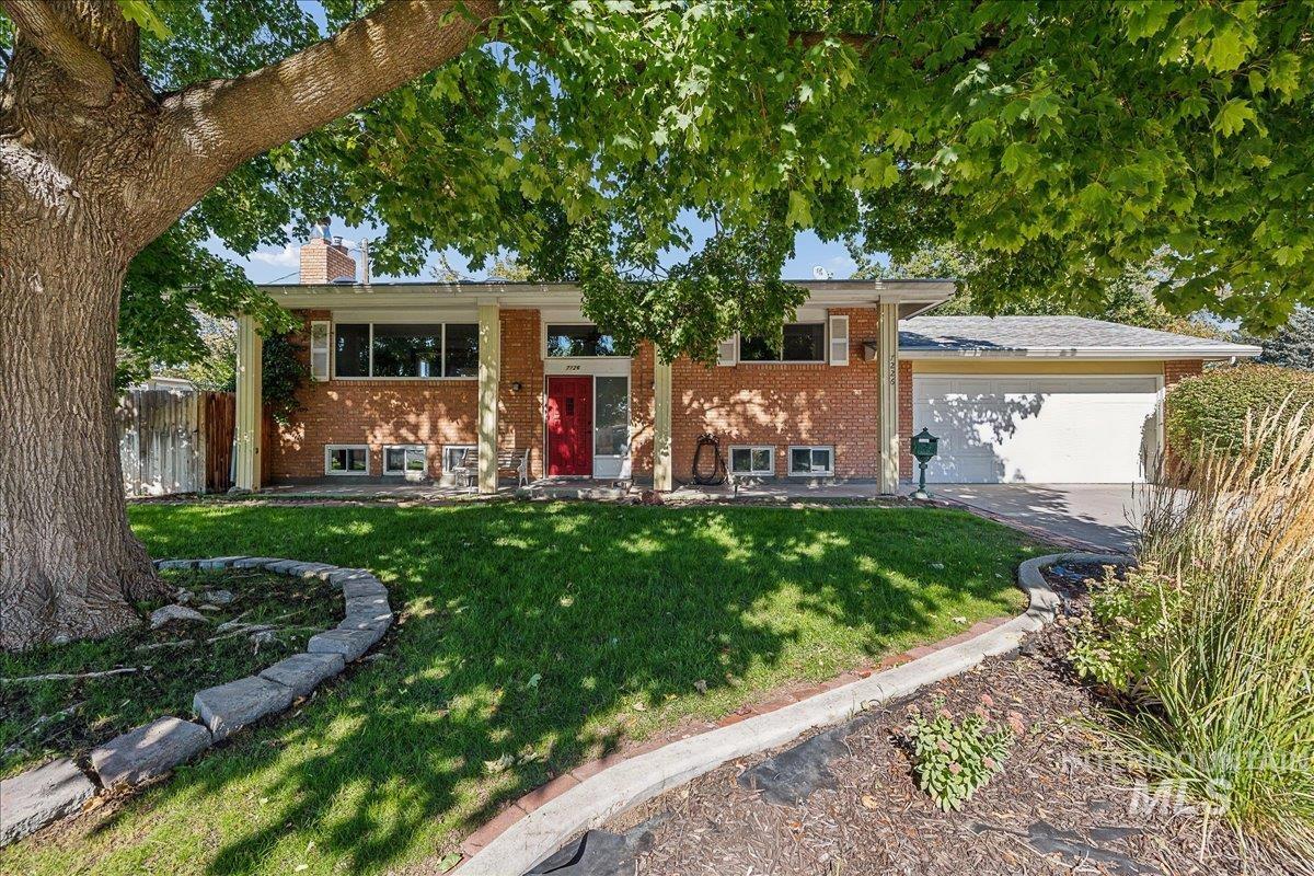 7226 W Cedarwood Dr.