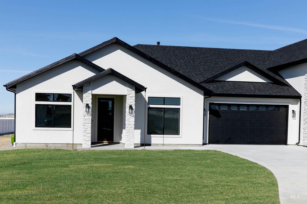 Photo of 4300 NW Purple Sage Cir, Mountain Home, ID 83647 (MLS # 98941310)