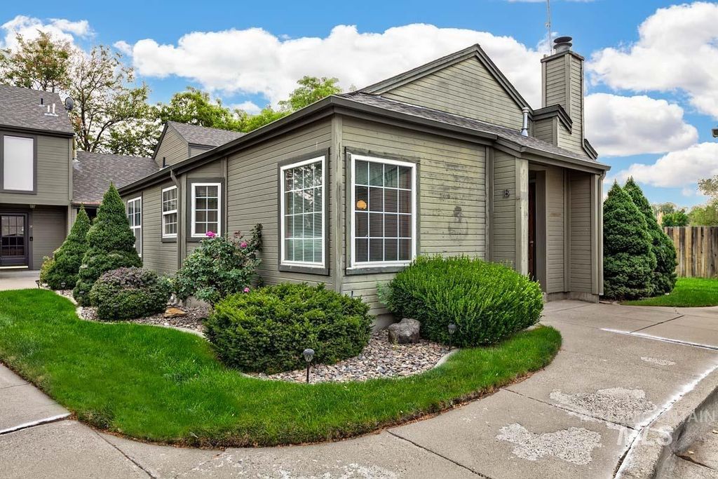Photo of 1995 E 8th N #18, Mountain Home, ID 83647 (MLS # 98961107)