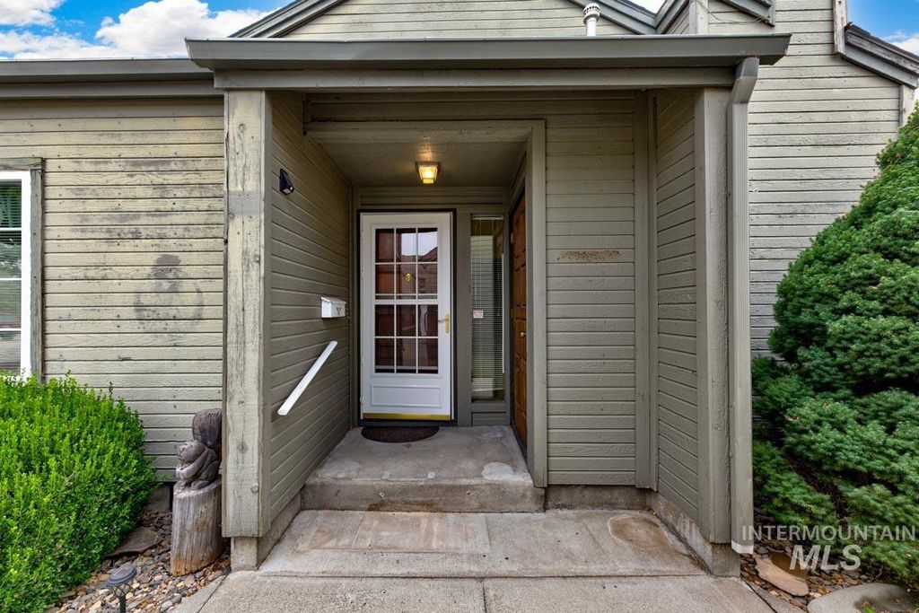 Photo of 1995 E 8th N #18, Mountain Home, ID 83647 (MLS # 98961107)