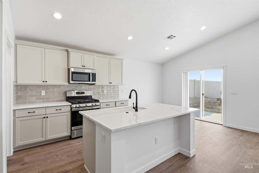 Photo of 10123 Bellevue Ridge St, Nampa, ID 83687 (MLS # 98994401)
