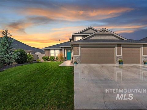 Photo of 1683 Loch Ness, Middleton, ID 83644 (MLS # 98977037)