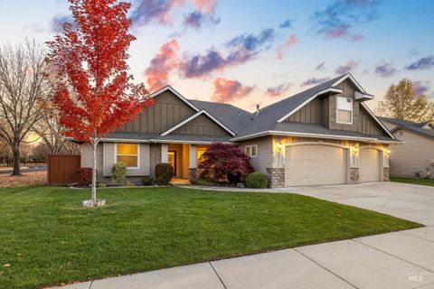 Photo of 10193 W Capella Dr, Star, ID 83669 (MLS # 98966337)