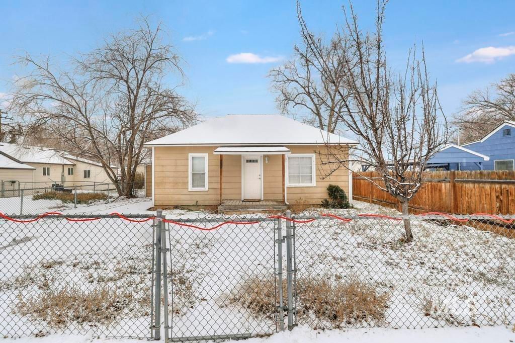Photo of 419 Van Buren Street, Twin Falls, ID 83301 (MLS # 98973370)