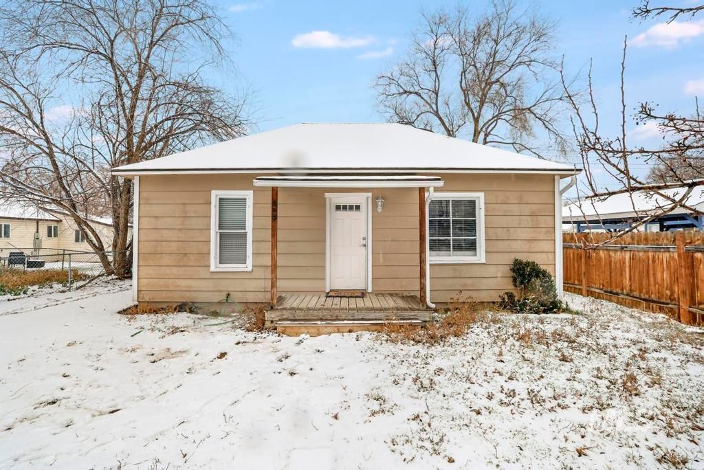 Photo of 419 Van Buren Street, Twin Falls, ID 83301 (MLS # 98973370)