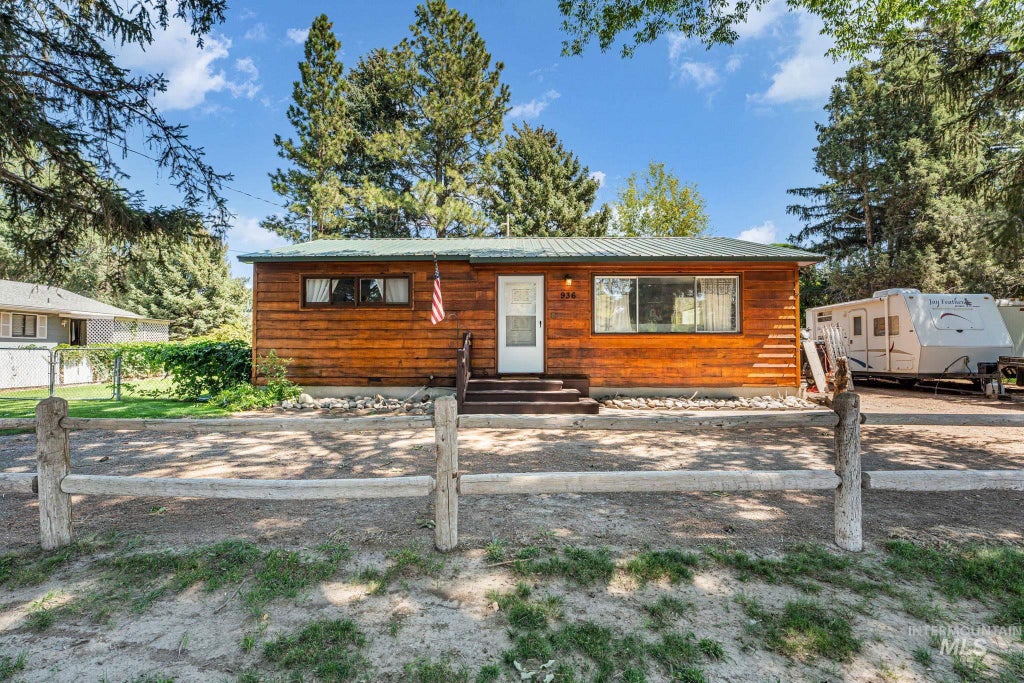 Photo of 936 S Fillmore St, Jerome, ID 83338 (MLS # 99001437)