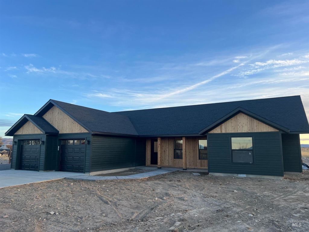 Photo of 1506 Tverdy Ln, Buhl, ID 83316 (MLS # 98971323)