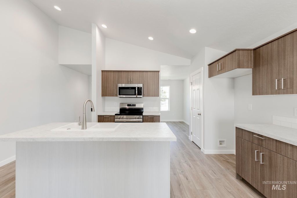 Photo of 3771 E Syracuse St, Nampa, ID 83686 (MLS # 98972129)