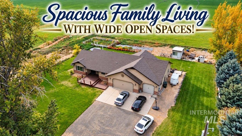 Photo of 1435 South 2000 East, Gooding, ID 83330 (MLS # 99003597)