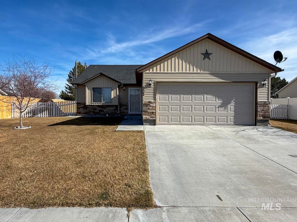 Photo of 702 Emerald, Rupert, ID 83350 (MLS # 98973840)