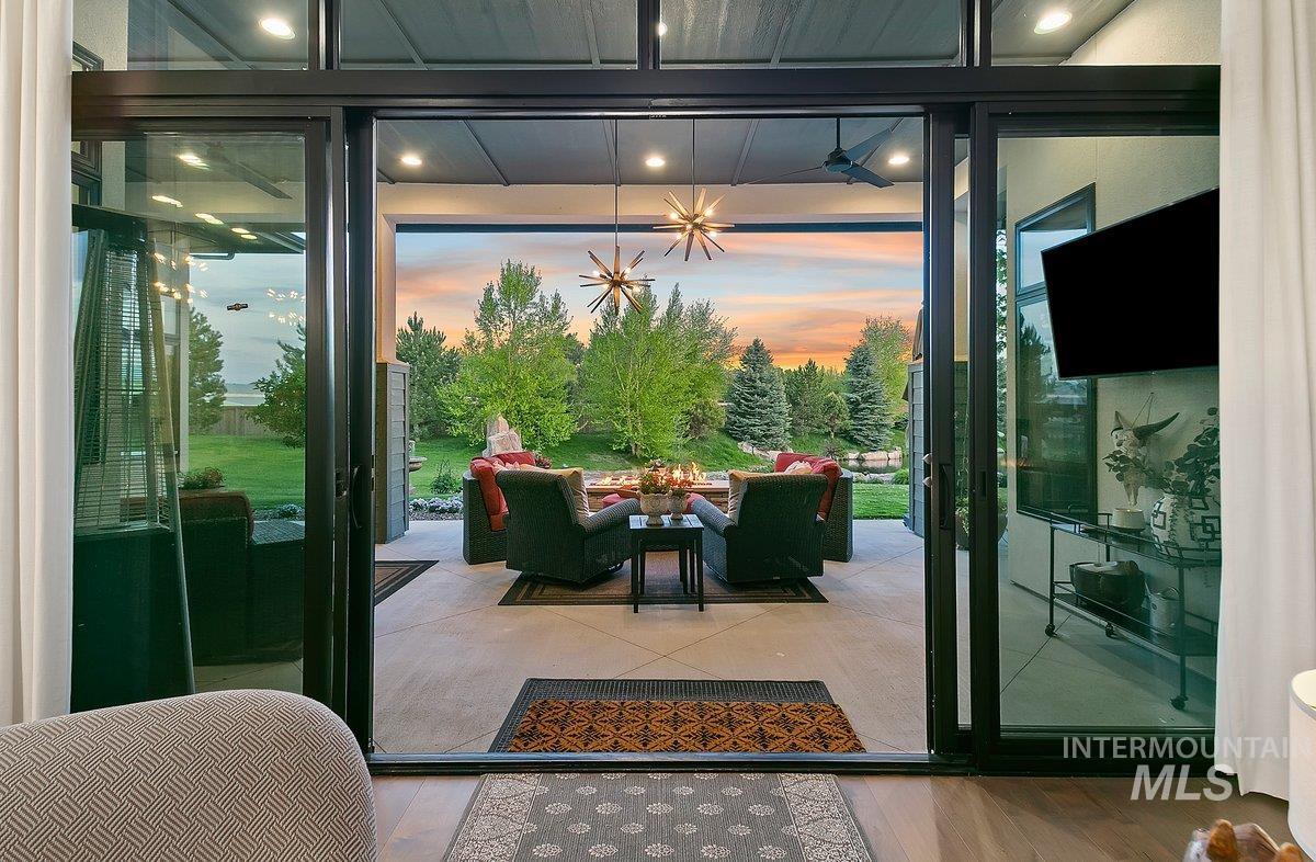 10205 Copperhead Lane
