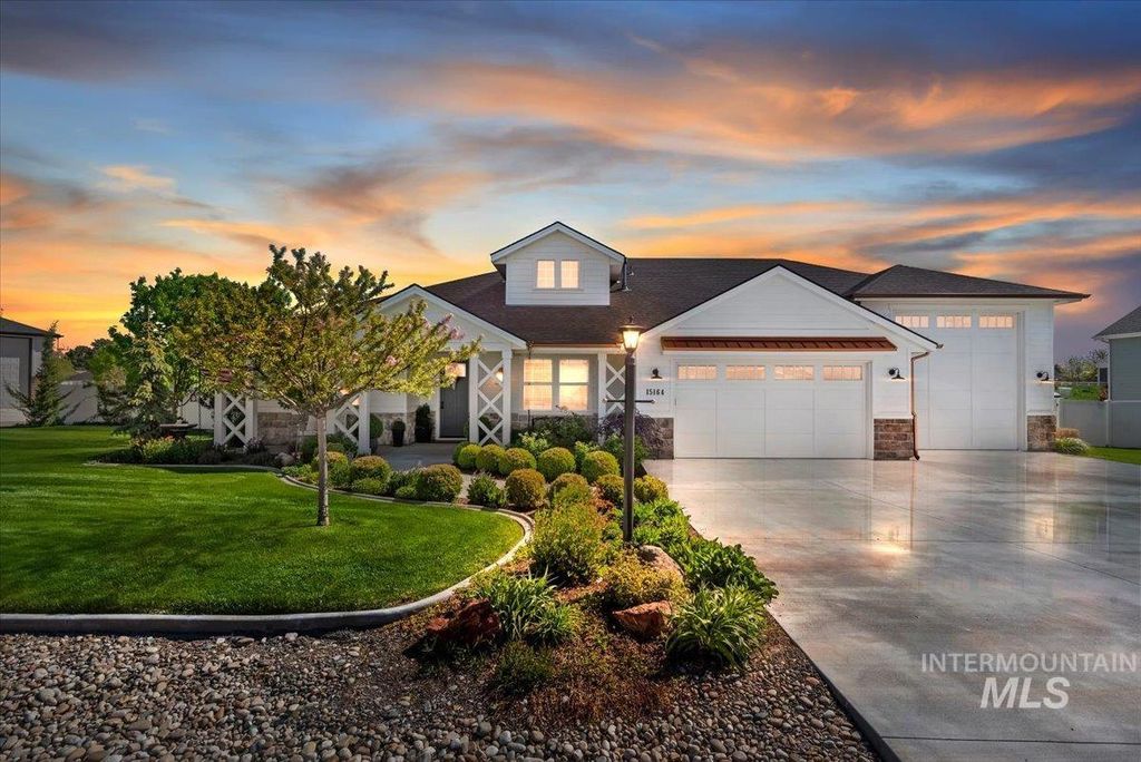 Photo of 15164 Pinehurst Way, Caldwell, ID 83607 (MLS # 98987648)