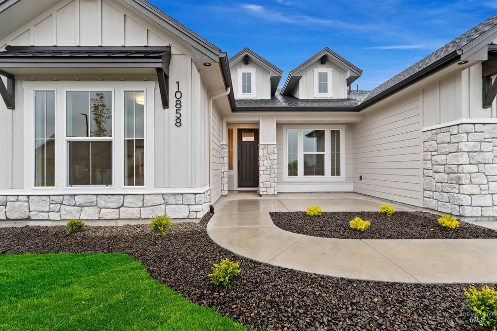 Photo of 10858 W Cruden Bay Ln, Kuna, ID 83634 (MLS # 98983110)