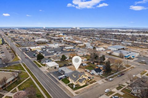 Photo of 424 3rd St S, Nampa, ID 83651 (MLS # 98971518)