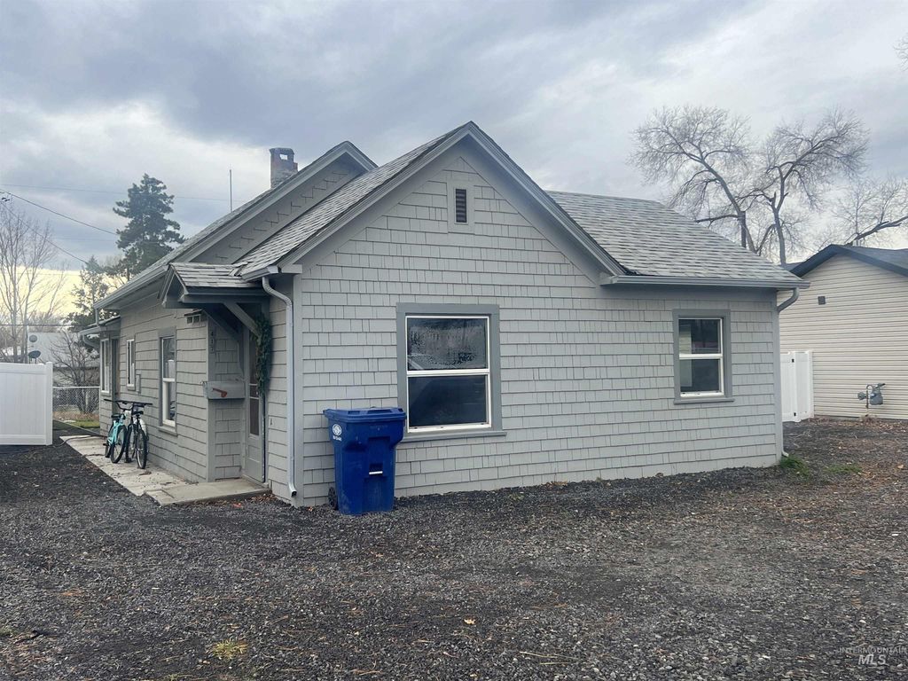 Photo of 417 W 5th Ave, Jerome, ID 83338 (MLS # 98970262)