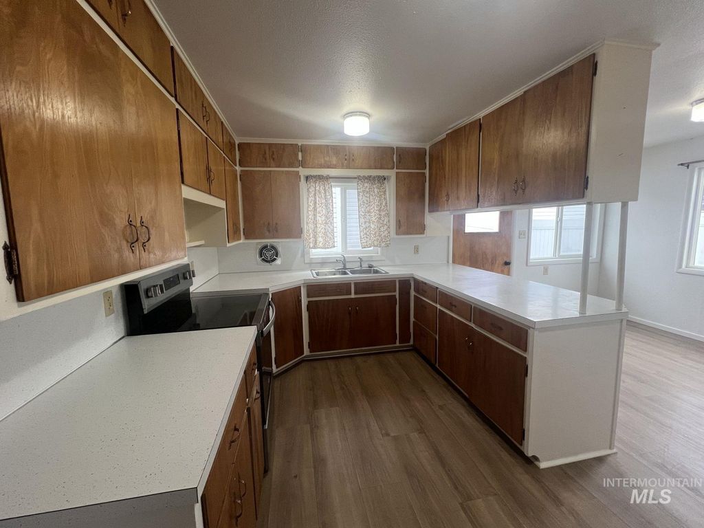 Photo of 417 W 5th Ave, Jerome, ID 83338 (MLS # 98970262)