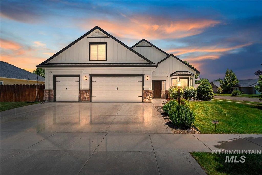 Photo of 2229 W Rock Creek Dr, Nampa, ID 83686 (MLS # 98991401)