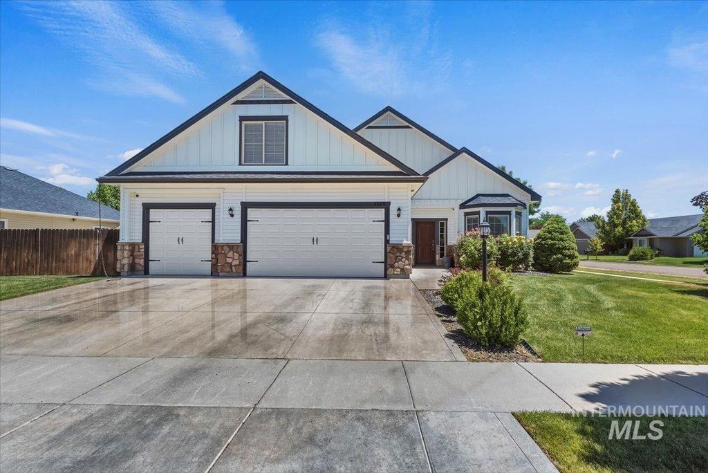 Photo of 2229 W Rock Creek Dr, Nampa, ID 83686 (MLS # 98991401)