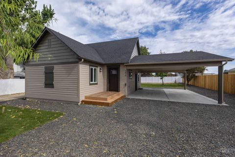 1415 Uvalde St Caldwell ID 83605