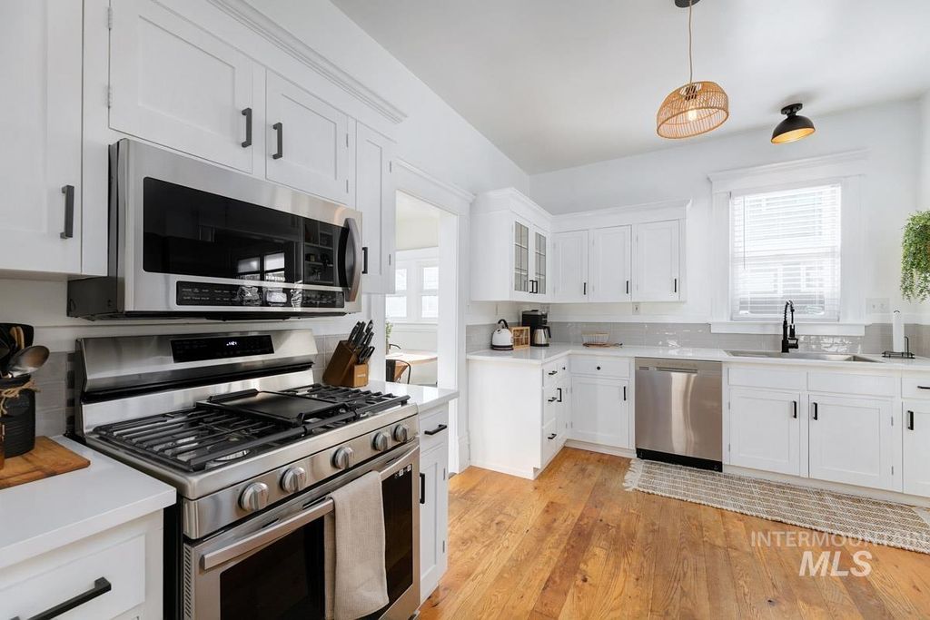 Photo of 1904 N 16th St, Boise, ID 83702 (MLS # 98982917)