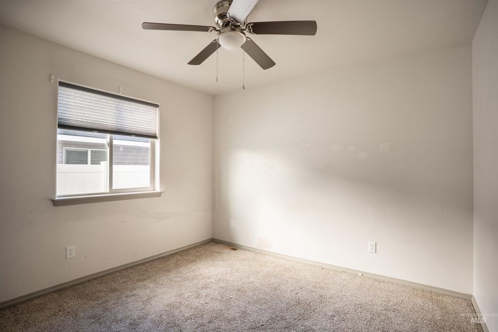 Photo of 808 E Ave J, Jerome, ID 83338 (MLS # 98974402)