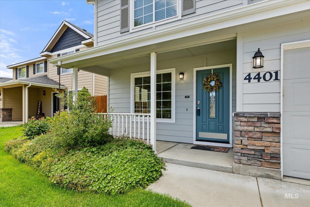 Photo of 4401 E Burgundy Dr, Nampa, ID 83686 (MLS # 98991275)