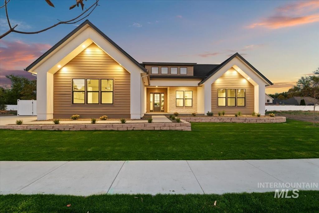 Photo of 196 N Timber Wolf Pl, Eagle, ID 83616 (MLS # 98962828)