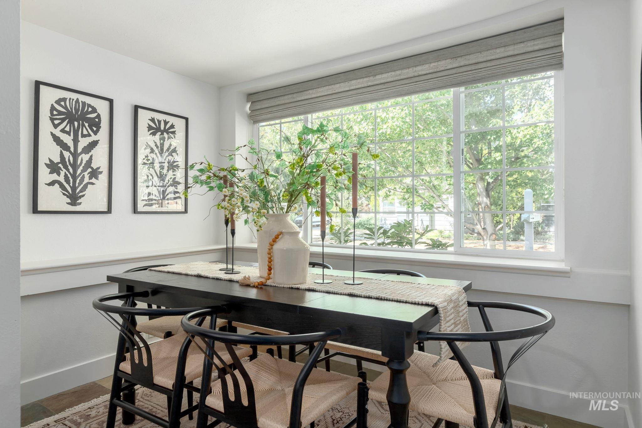 Dining room with baseboards