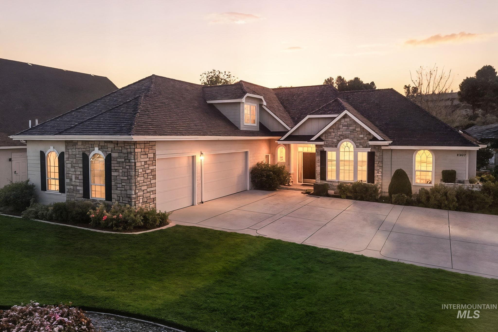 1007 W Oakhampton Drive