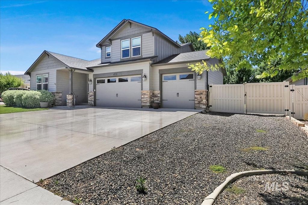 Photo of 3431 S Triple Crown Ave, Meridian, ID 83642 (MLS # 98990640)